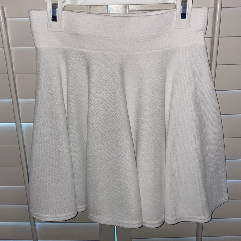 White pleated tennis skirt